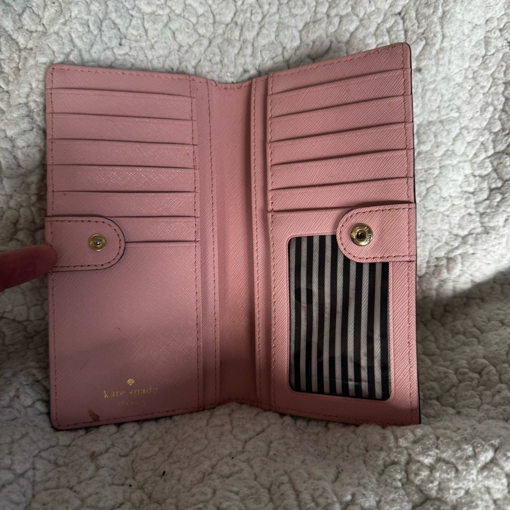 👜 Kate Spade Pink Wallet - Picture 6 of 11